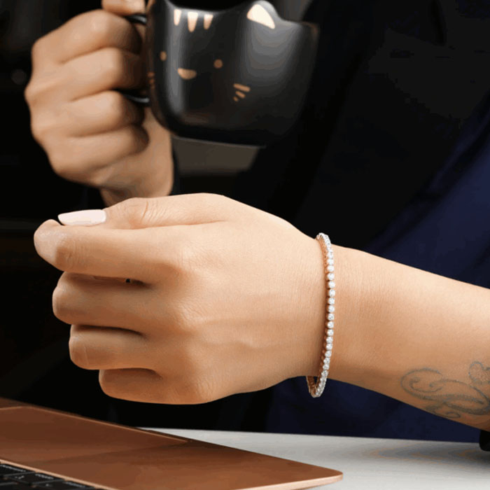 How to Wear a Tennis Bracelet Post Image